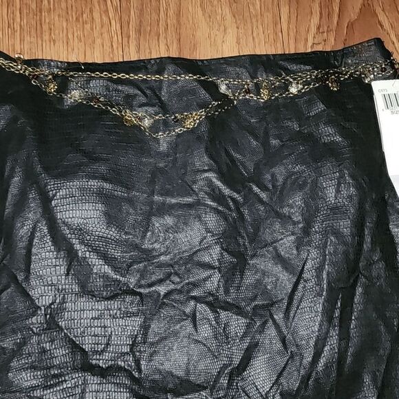 Maggie London Jacket  - Picture 10 of 11